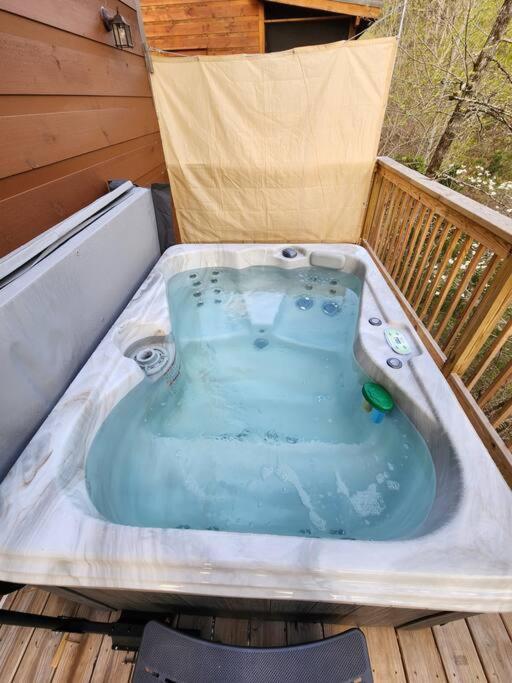 Dancing Bear Cabin- Relax & Enjoy! Sevierville Bagian luar foto