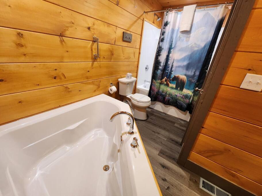Dancing Bear Cabin- Relax & Enjoy! Sevierville Bagian luar foto