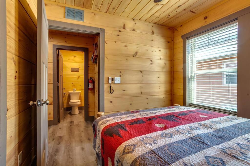Dancing Bear Cabin- Relax & Enjoy! Sevierville Bagian luar foto
