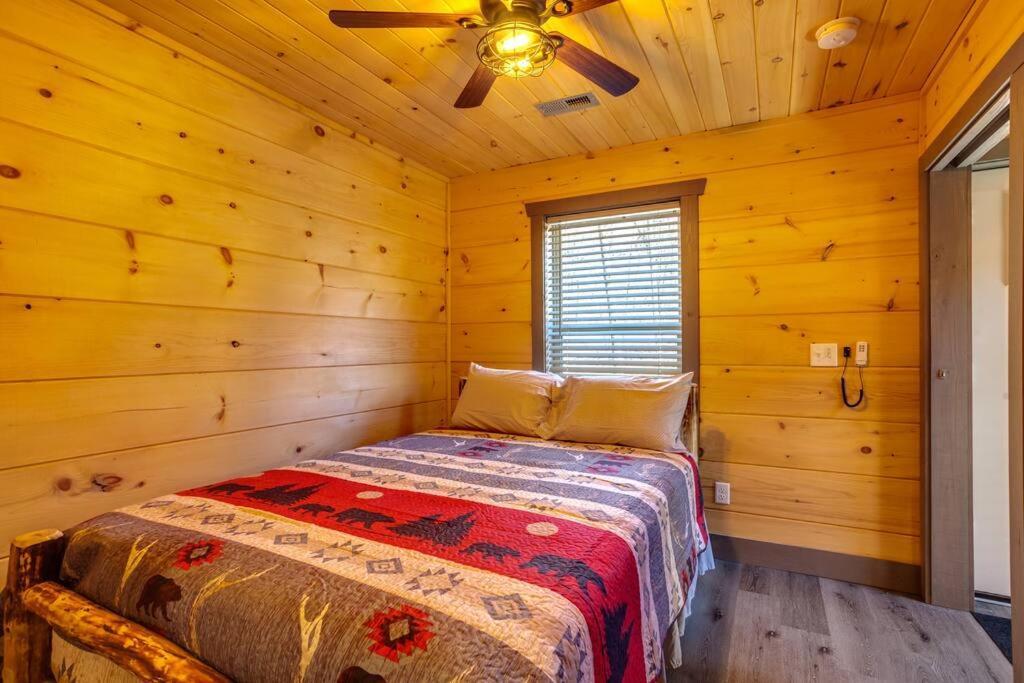 Dancing Bear Cabin- Relax & Enjoy! Sevierville Bagian luar foto