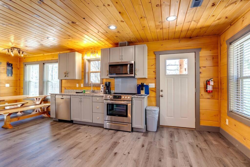 Dancing Bear Cabin- Relax & Enjoy! Sevierville Bagian luar foto